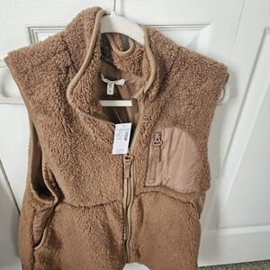 Maurices Tan Sherpa Vest Size Large